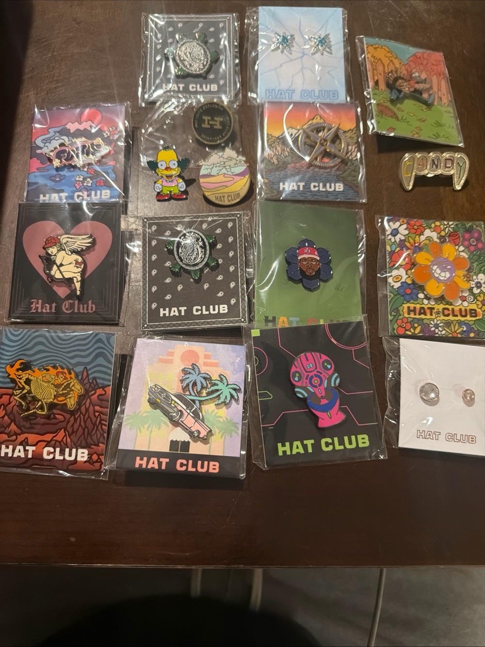 16 Hat Club Pin Set - Multicolor